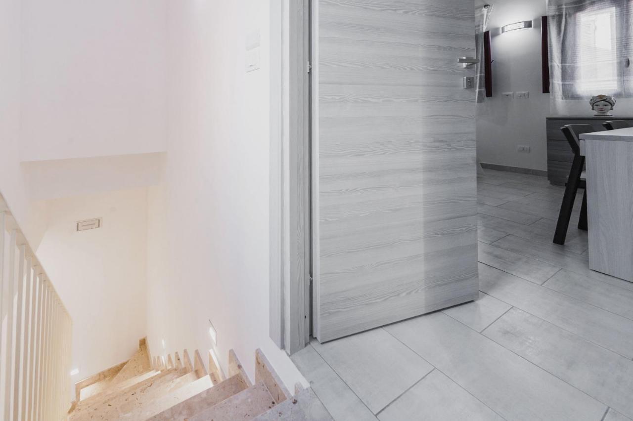 Modern Duplex With Balcony By Wonderful Italy Daire Katanya Dış mekan fotoğraf